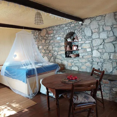 Elma's - Terrace Aliki